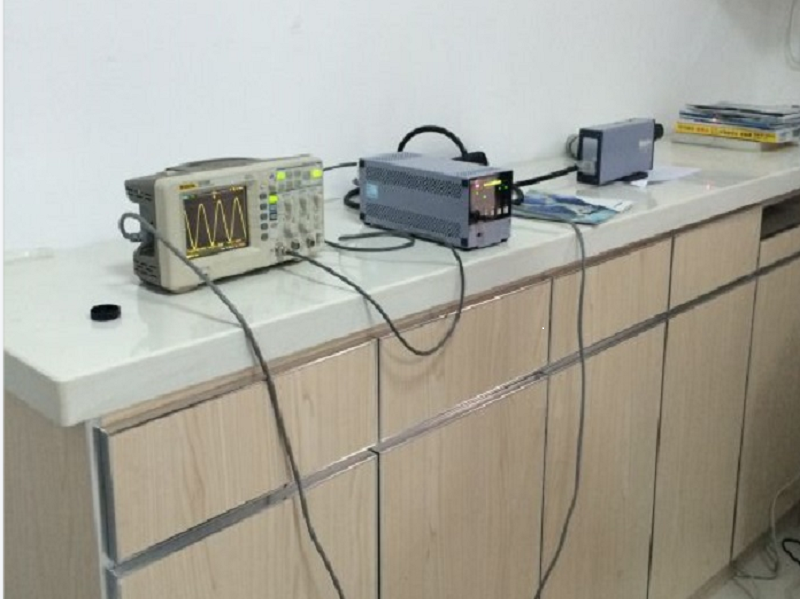 V100激光測(cè)振儀現(xiàn)場(chǎng)測(cè)量超聲波醫(yī)用手術(shù)刀